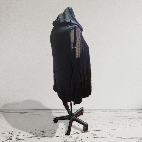 LIVI ACTIVE BY LANE BRYANT BLACK HOODIE WITH LACE SLEEVES 26/28 EUC - Picture 5 of 9